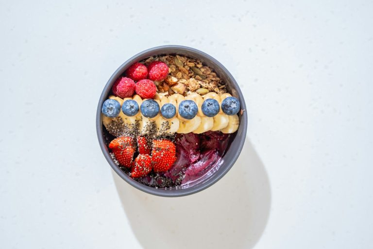 How to Make the Perfect Açaí Bowl at Home