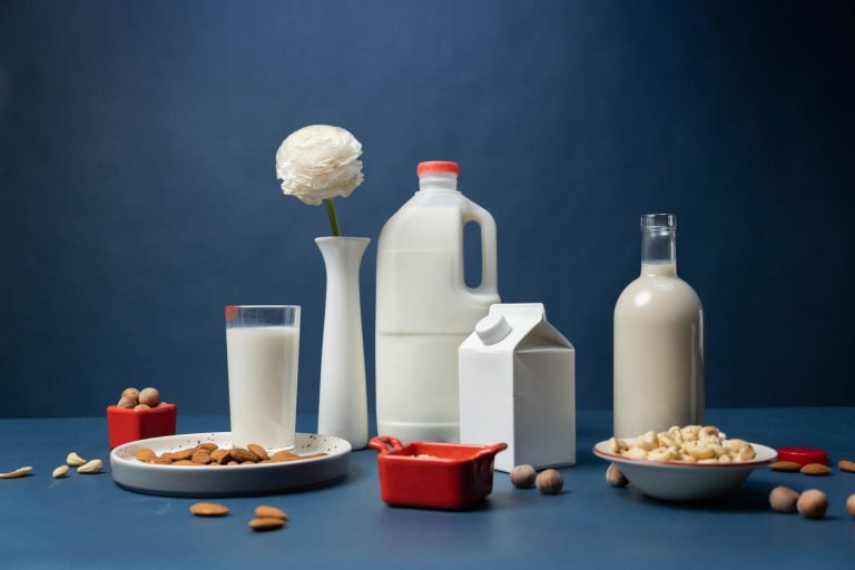 Plant-Based Milks Compared: Oat vs Soy vs Almond vs Coconut