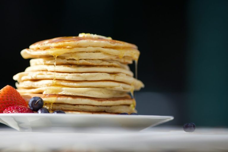 How to Make Fluffy Vegan Pancakes